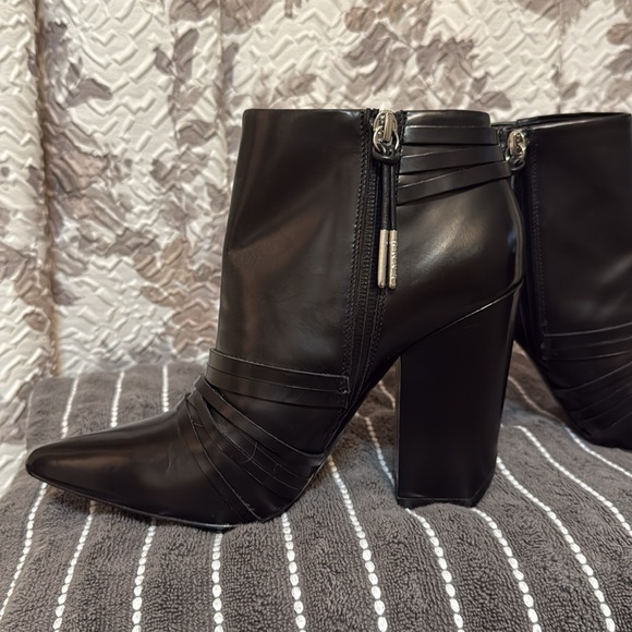 L.A.M.B. Women's Martini Boot. Sz 8 NEW - Picture 2 of 10